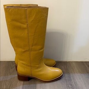 FRYE AND CO. Mustard Leather Ankle Boots